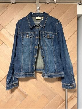 Women's Medium Blue Denim Jacket